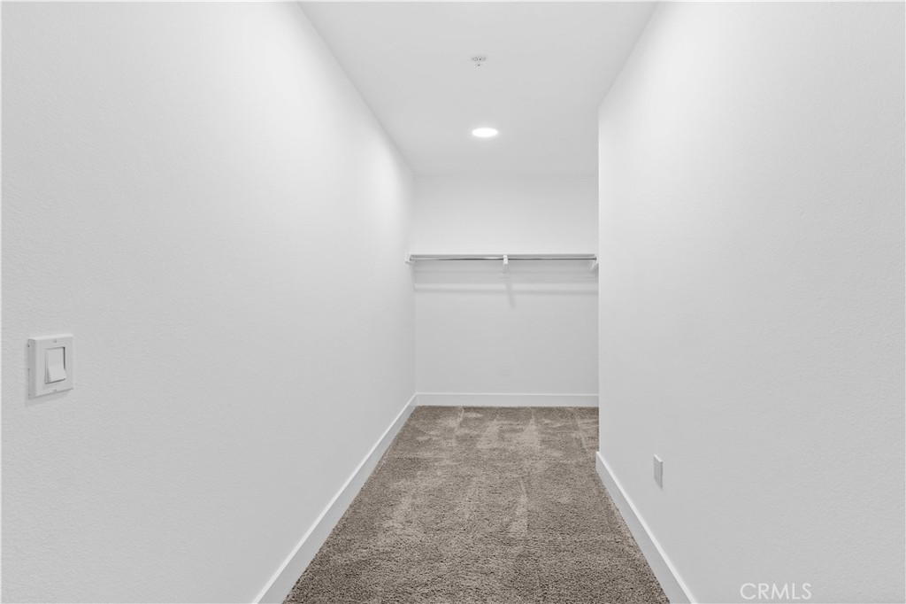 709 E Walnut Street 417