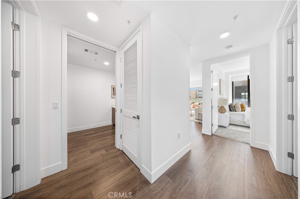 709 E Walnut Street 417