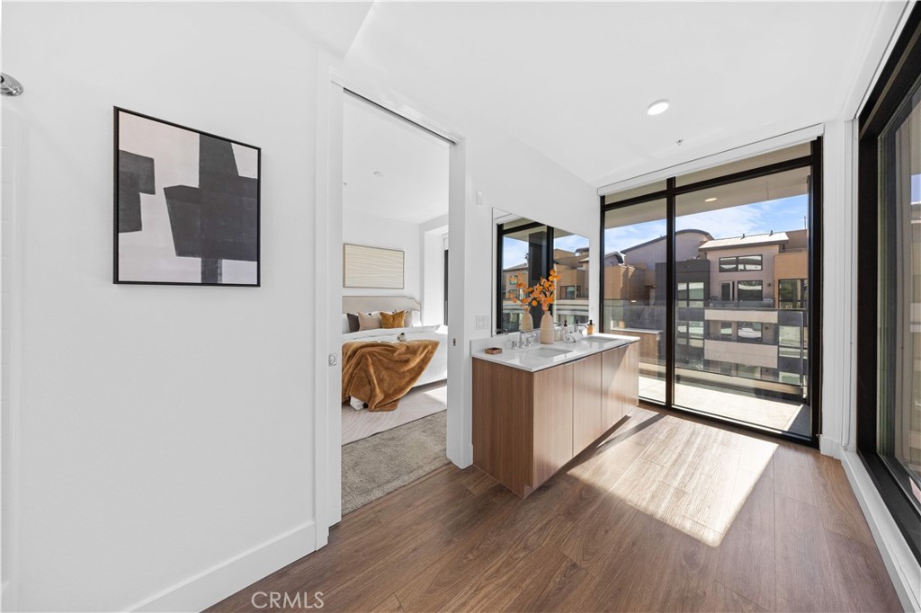 709 E Walnut Street 417