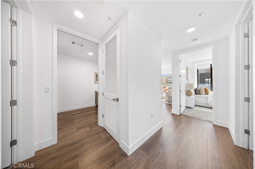 709 E Walnut Street 417