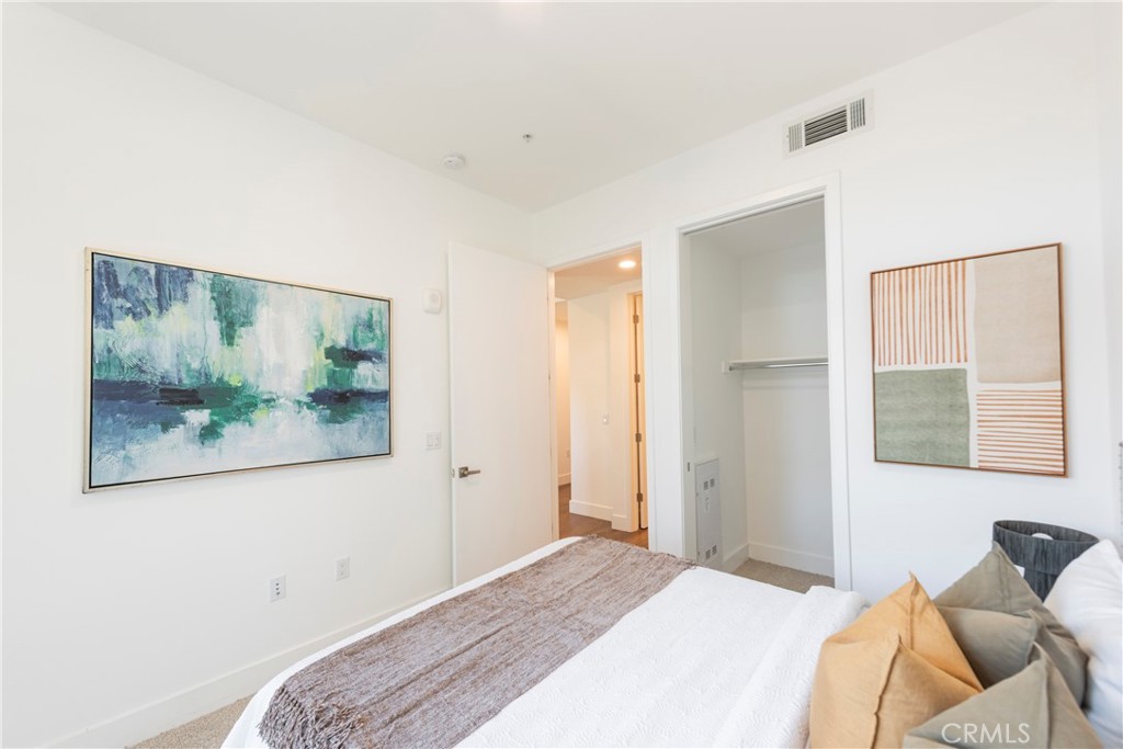 709 E Walnut Street 420