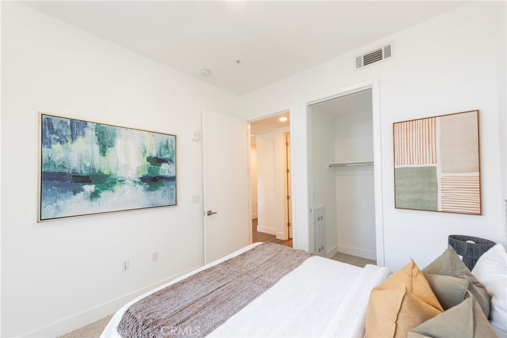 709 E Walnut Street 420