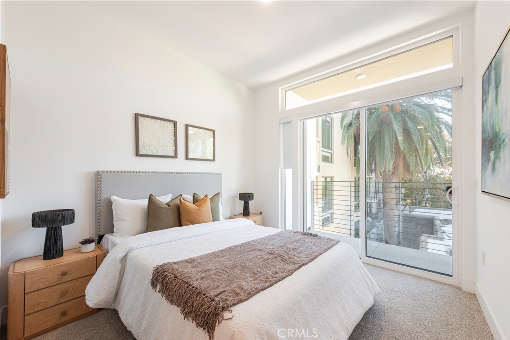 709 E Walnut Street 420