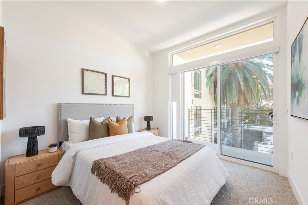 709 E Walnut Street 420