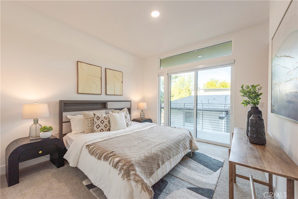 709 E Walnut Street 420