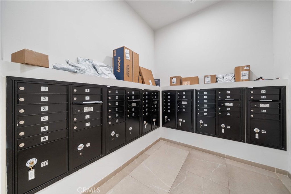 709 E Walnut Street 420