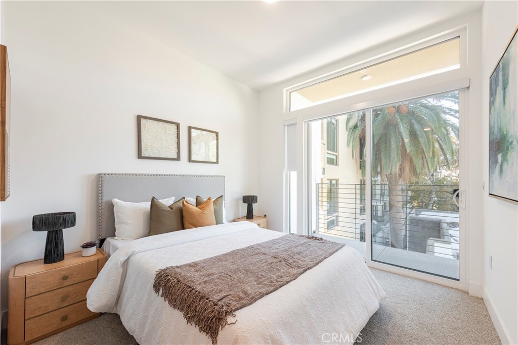 709 E Walnut Street 420