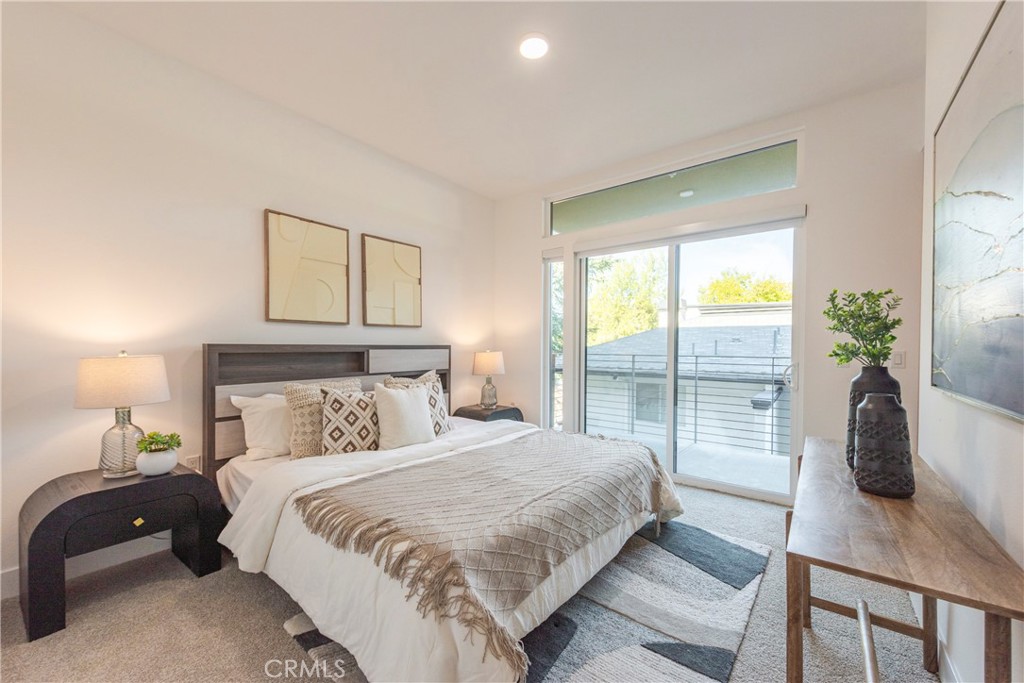 709 E Walnut Street 420