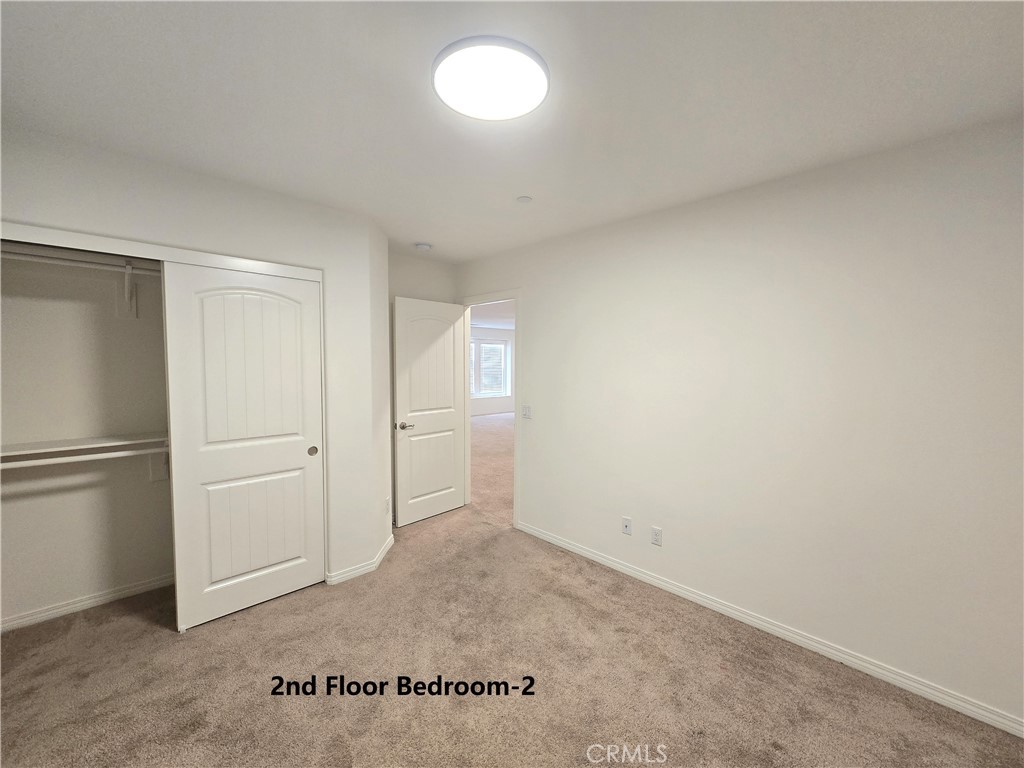 3172 E Mt Rainier Dr