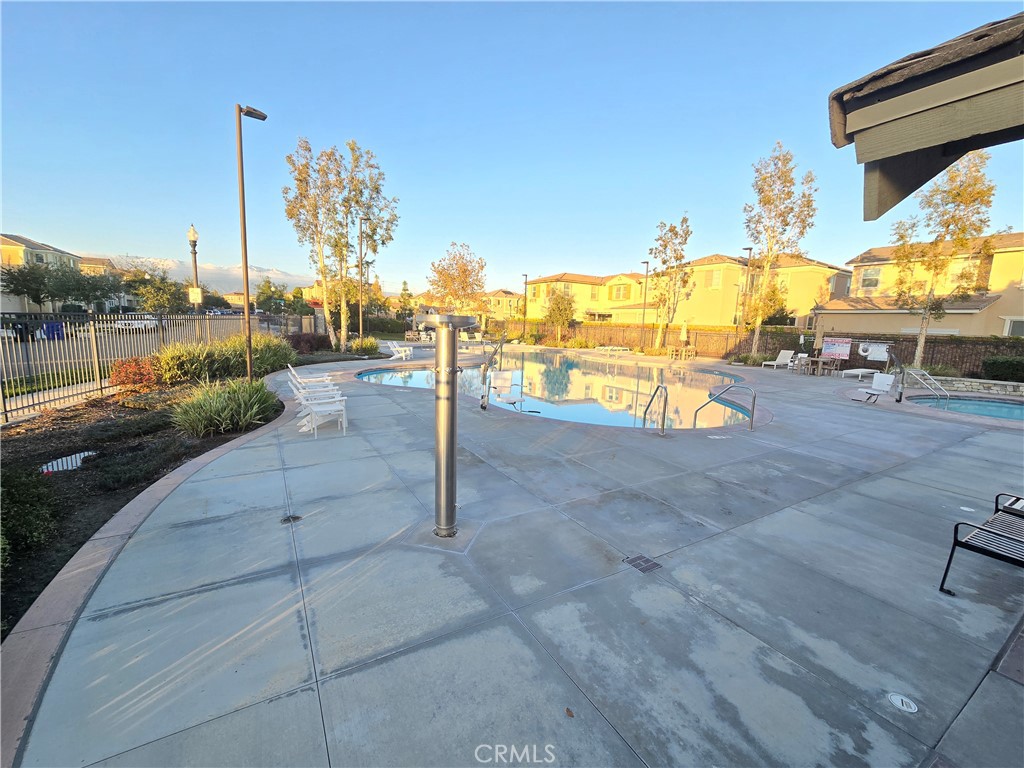 3172 E Mt Rainier Dr