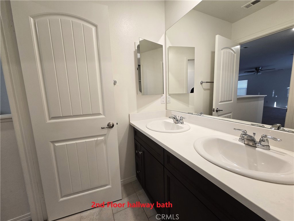 3172 E Mt Rainier Dr