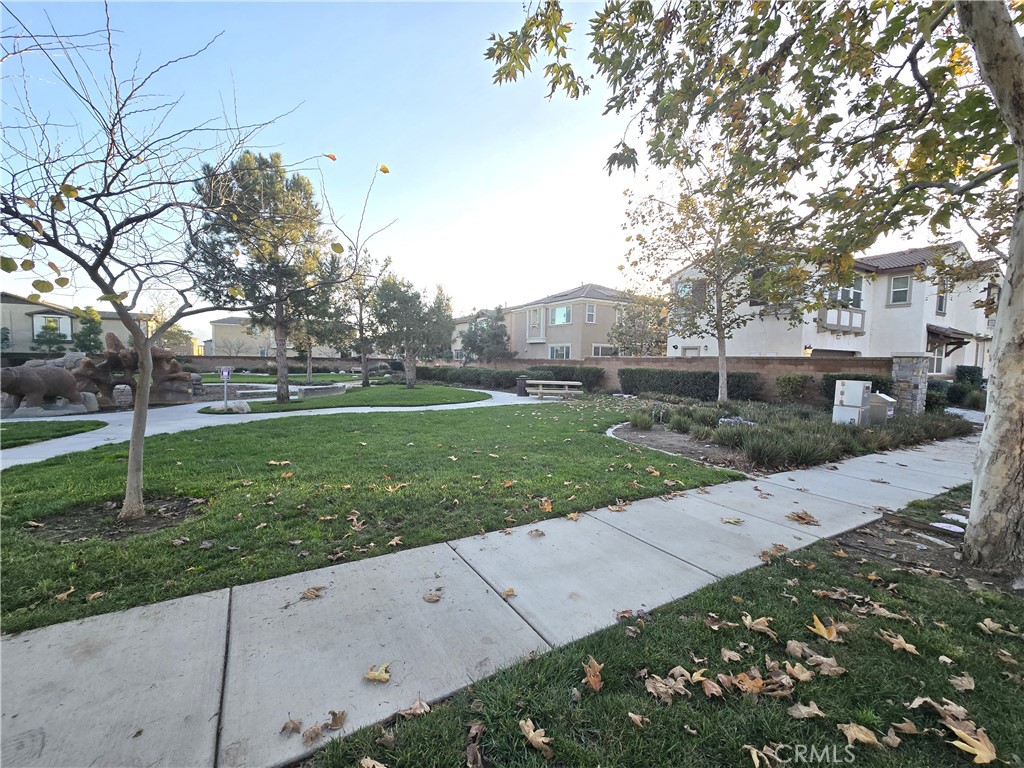 3172 E Mt Rainier Dr