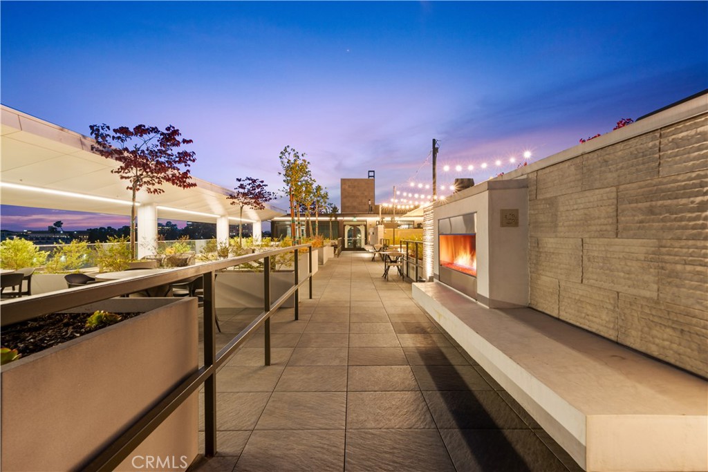 709 E Walnut Street 319