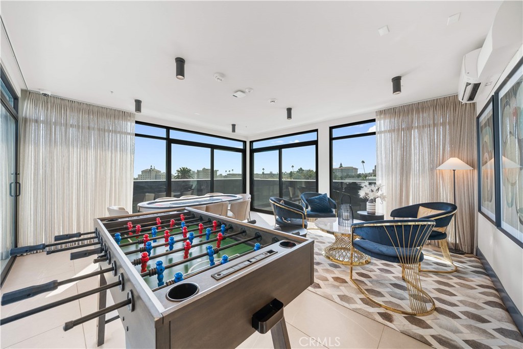 709 E Walnut Street 319