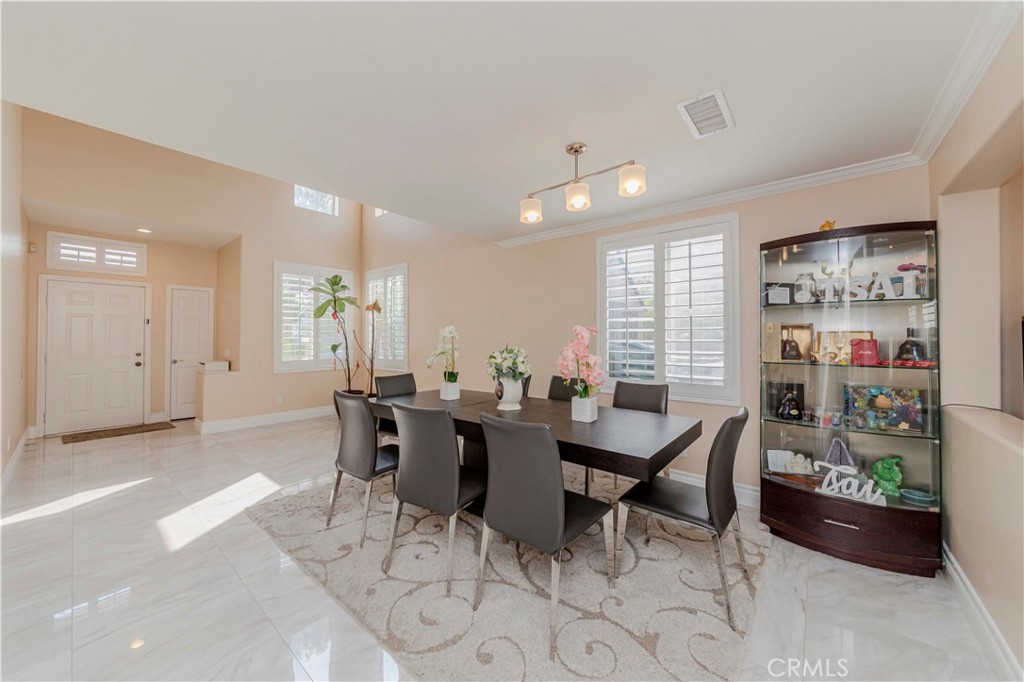 1528 W Delvale