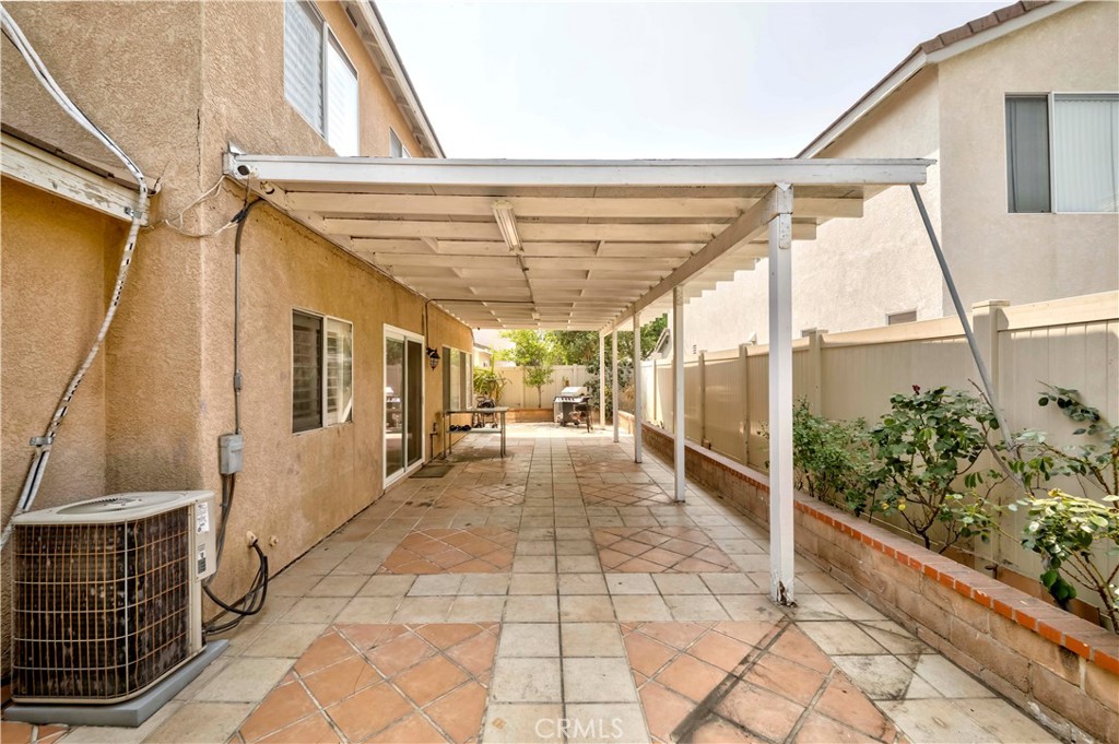 1528 W Delvale