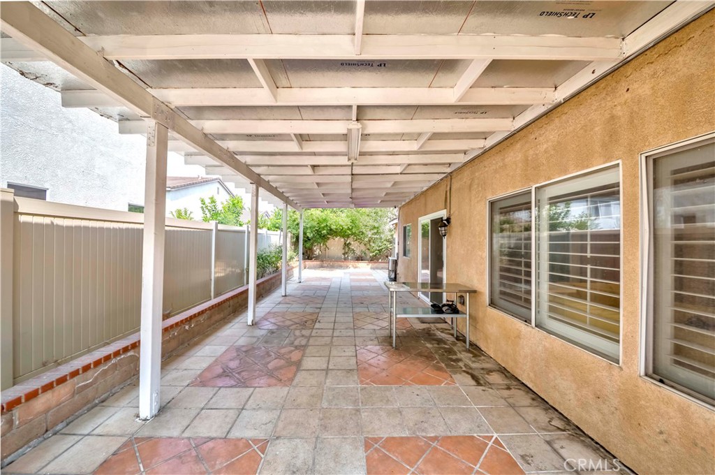 1528 W Delvale