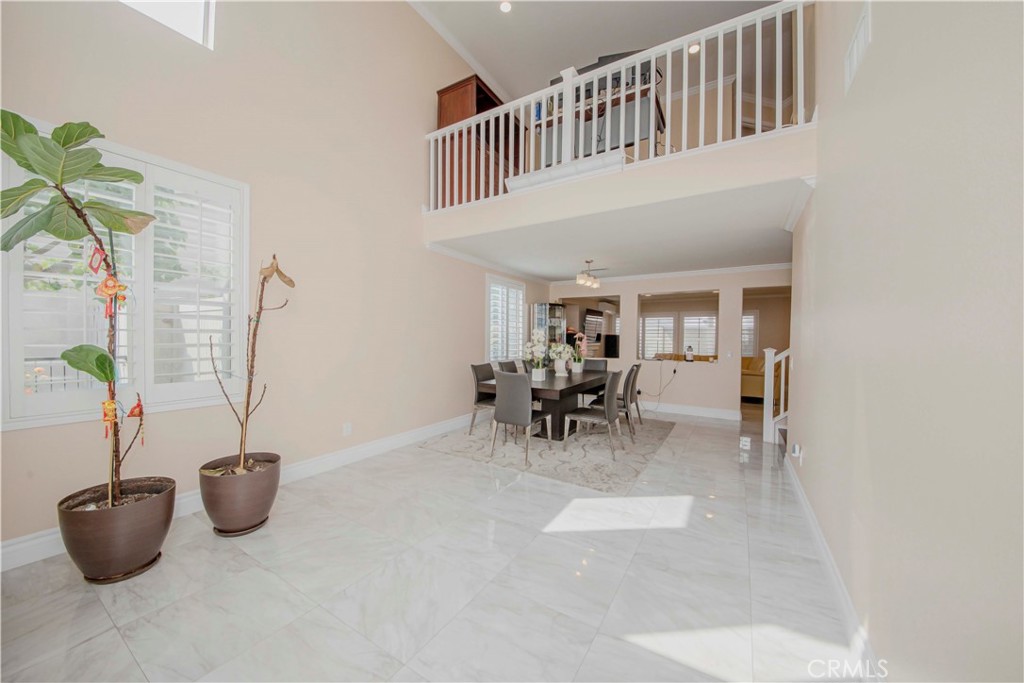 1528 W Delvale