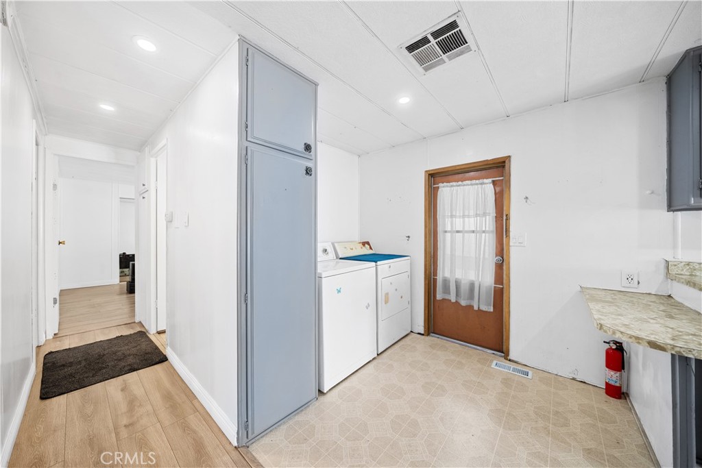 1035 E Huntington