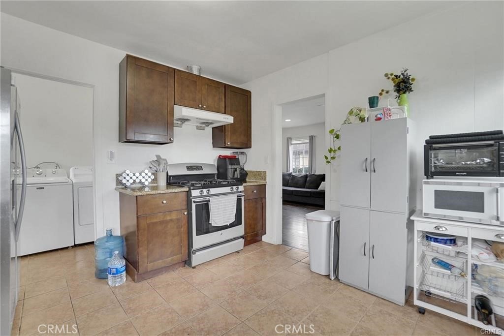 1303 1305 E Kingsley Avenue
