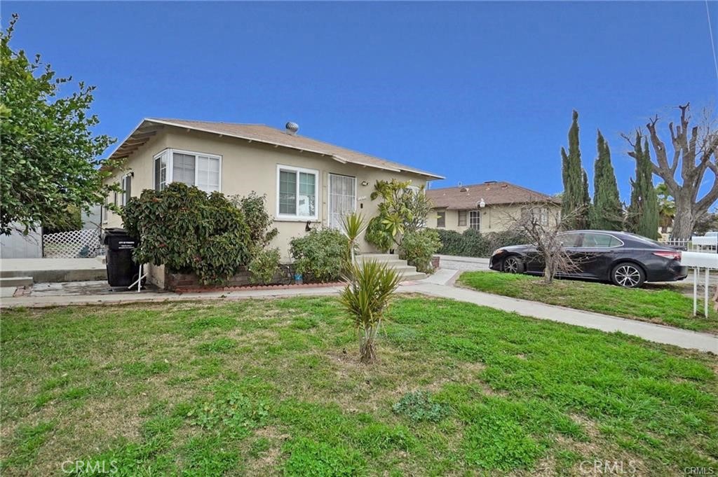 1303 1305 E Kingsley Avenue