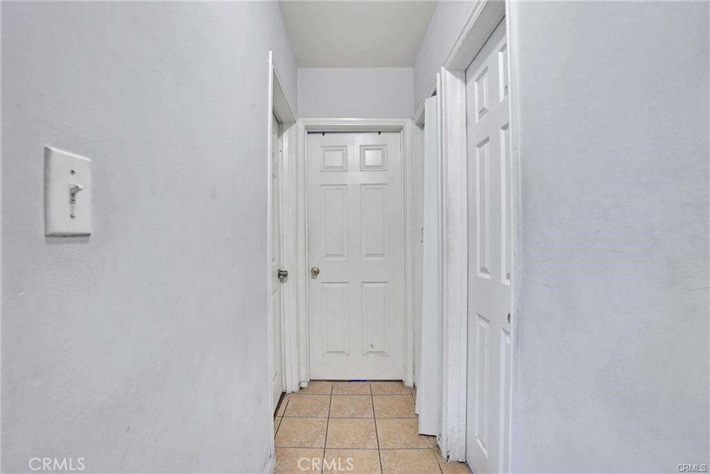 1303 1305 E Kingsley Avenue