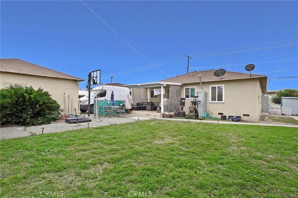 1303 1305 E Kingsley Avenue