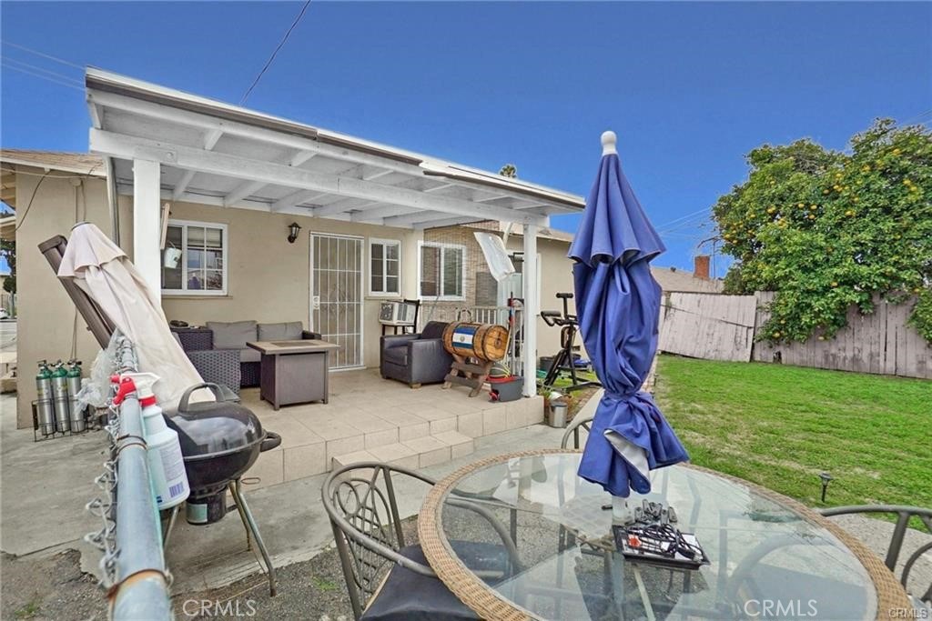 1303 1305 E Kingsley Avenue