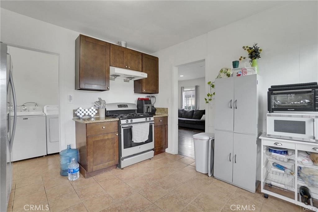 1303 1305 E Kingsley Avenue