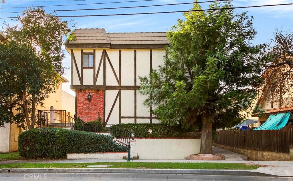 229 Saint Francis Street C