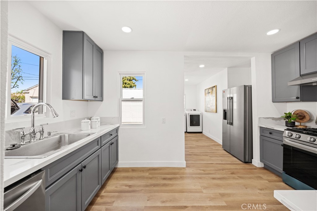 2925 West Shorb Street