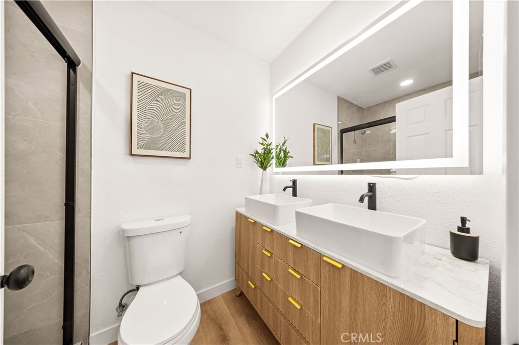 2925 West Shorb Street