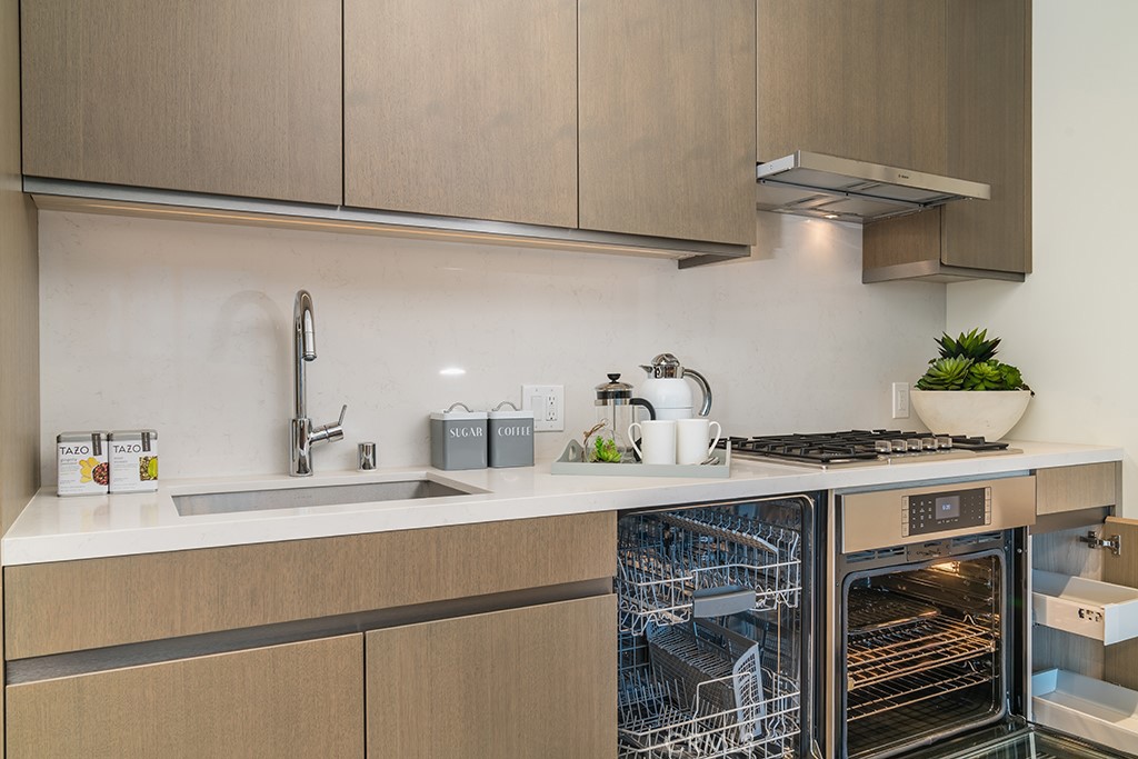 889 S Francisco Street 2805