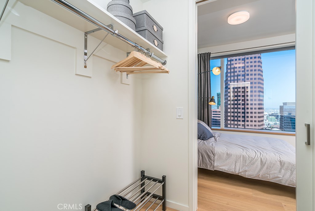 889 S Francisco Street 2805