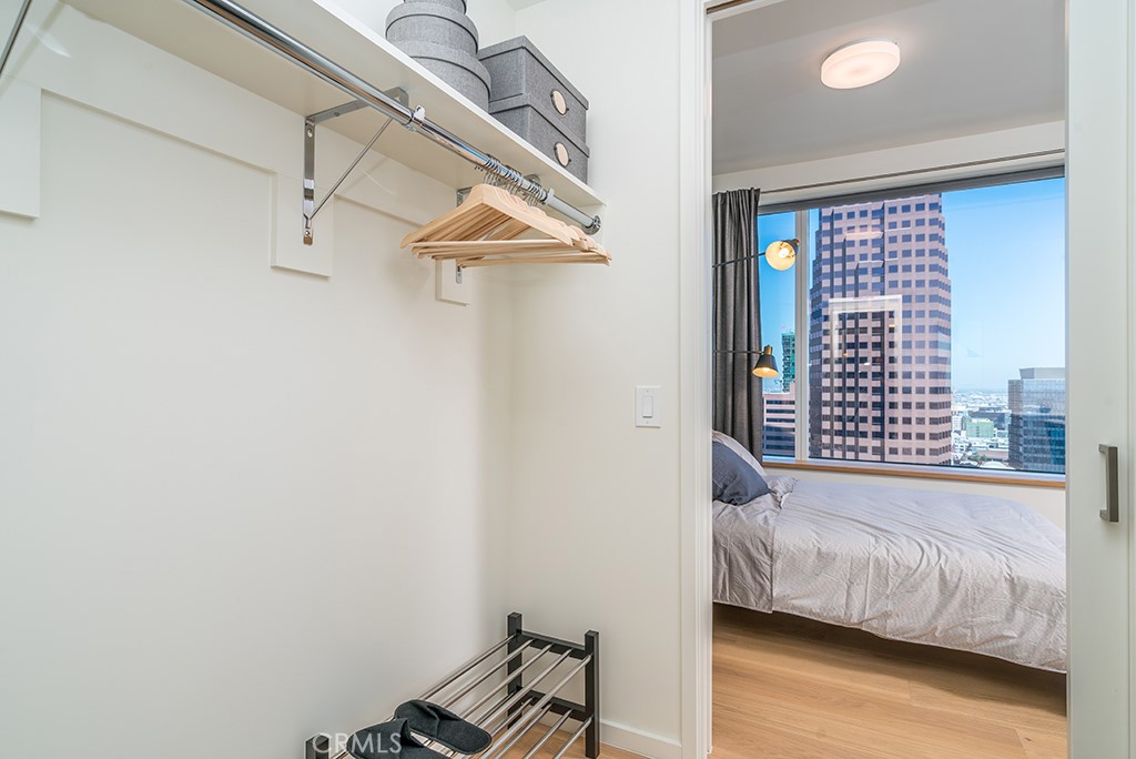 889 S Francisco Street 2805