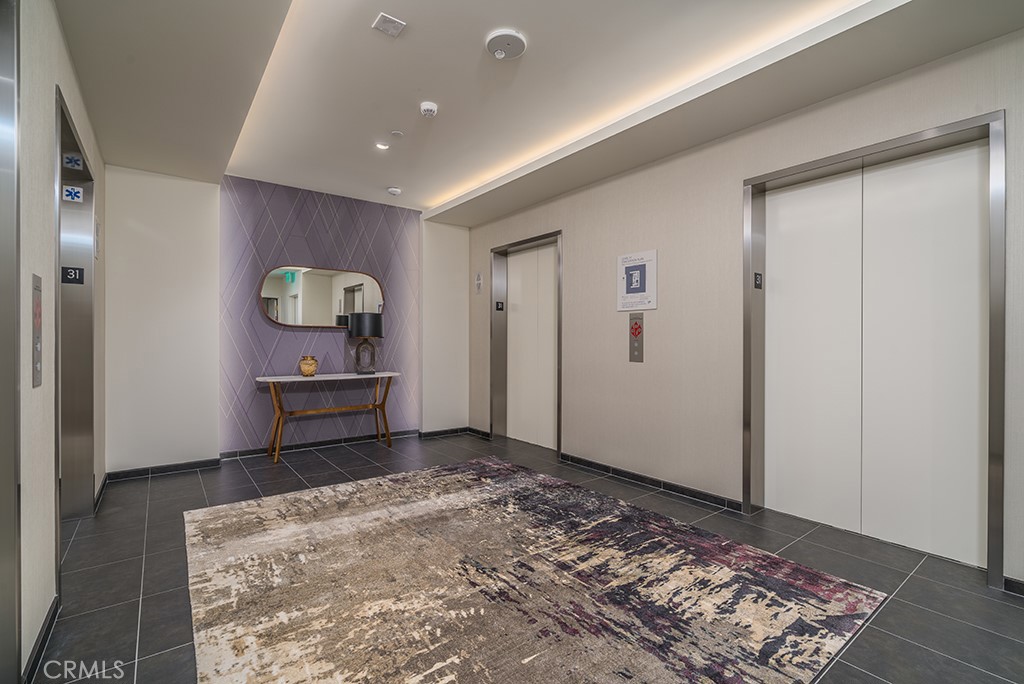 889 S Francisco Street 2805