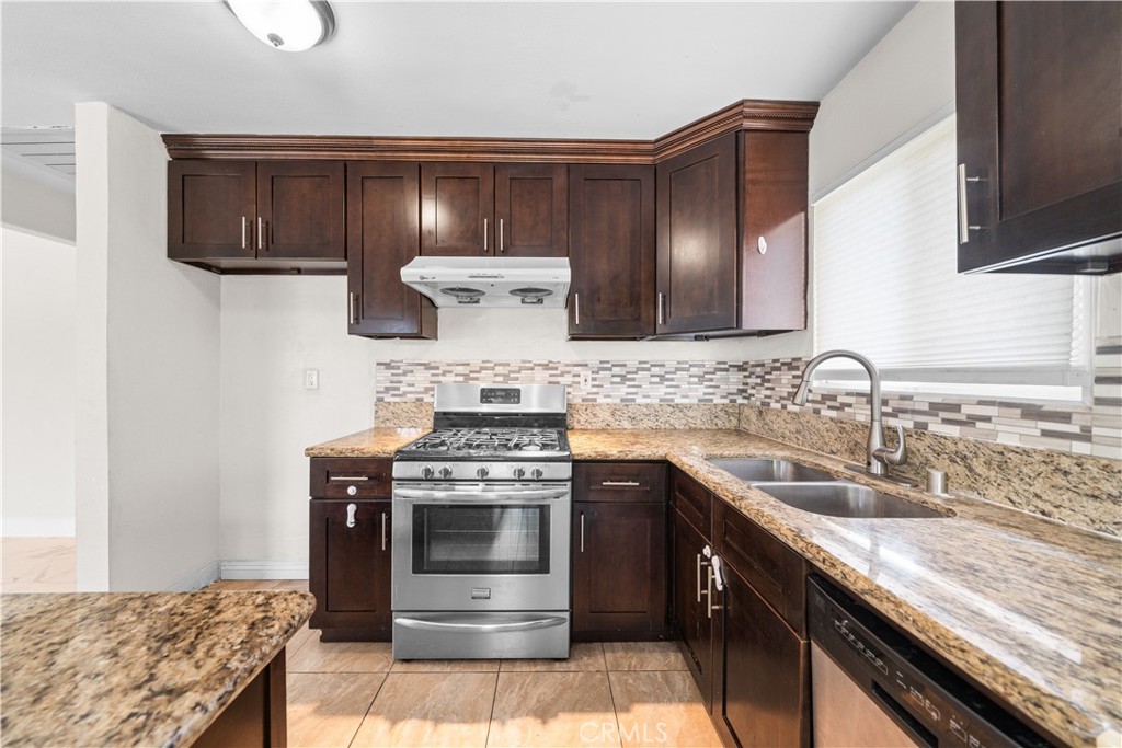 11326 Ranchito Street