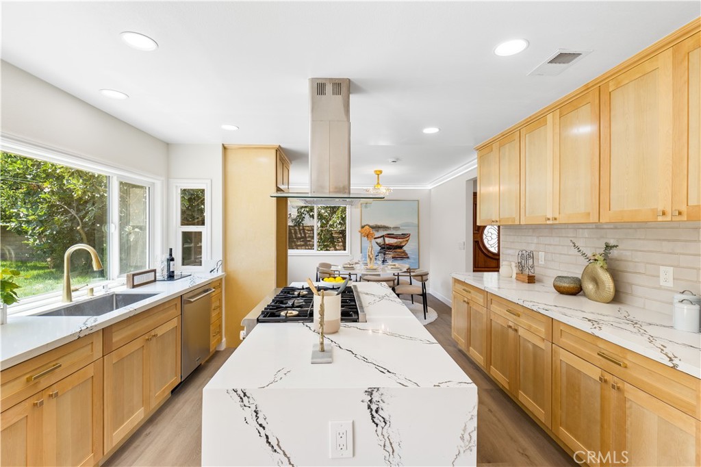 23328 Forest Canyon