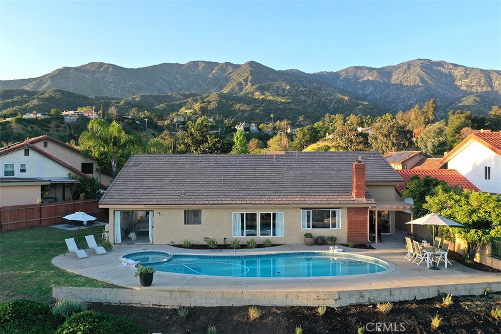 208 Canyon Crest