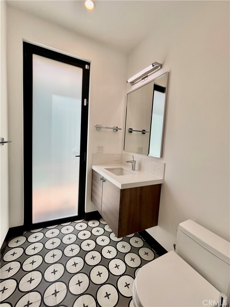 1319 Sunset Plaza Drive