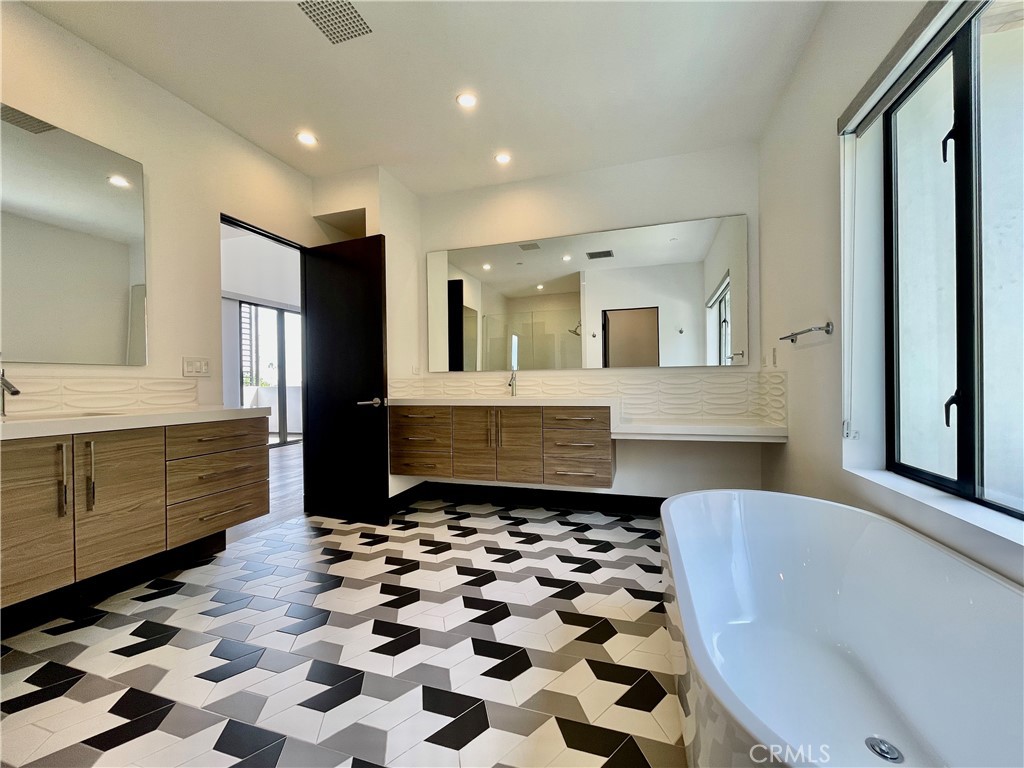 1319 Sunset Plaza Drive