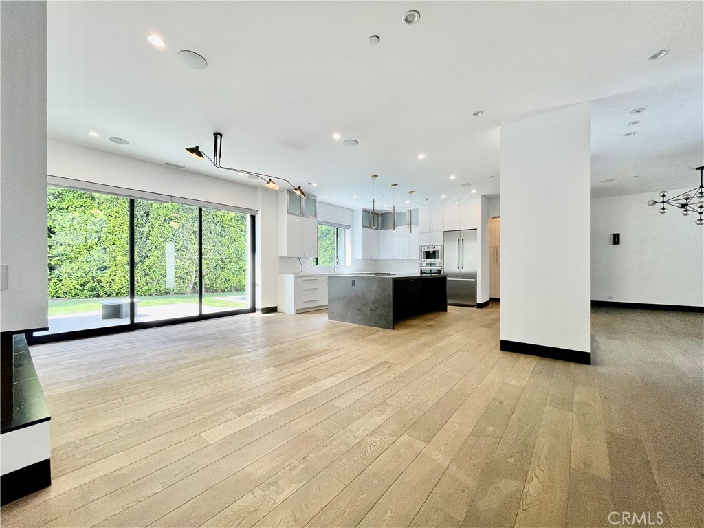 1319 Sunset Plaza Drive