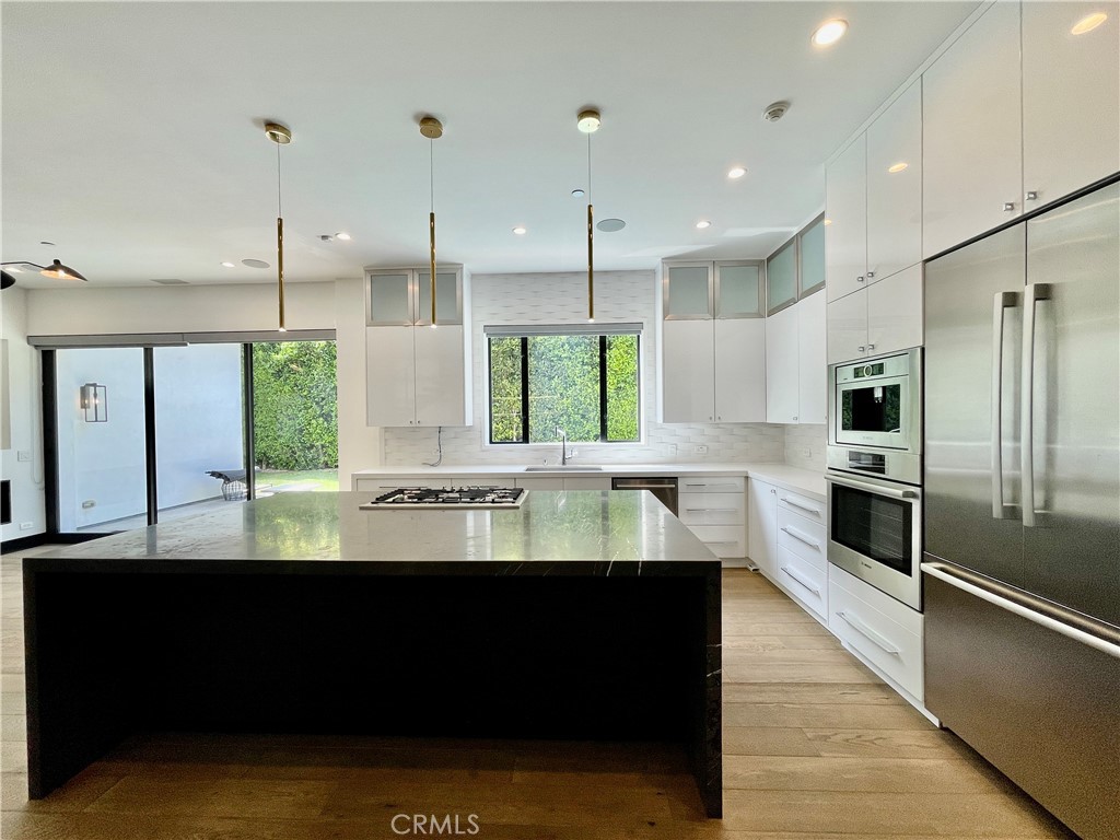 1319 Sunset Plaza Drive