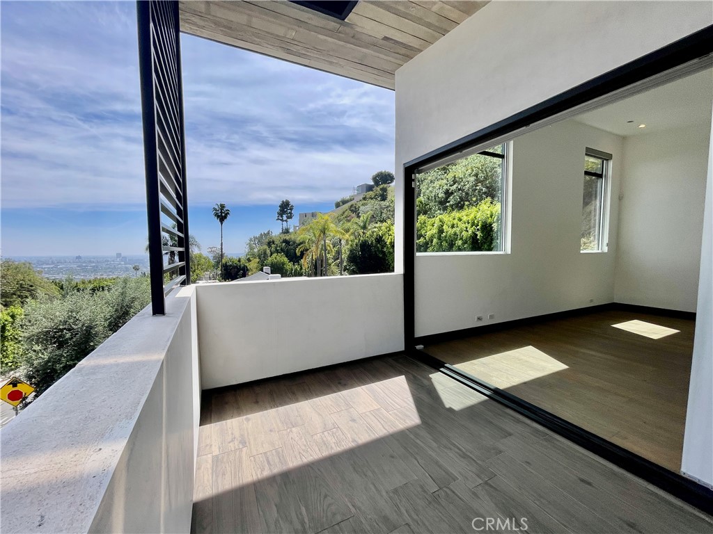 1319 Sunset Plaza Drive