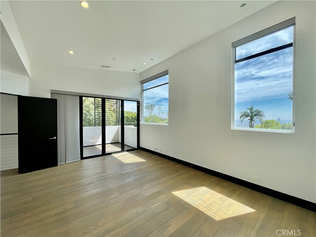 1319 Sunset Plaza Drive