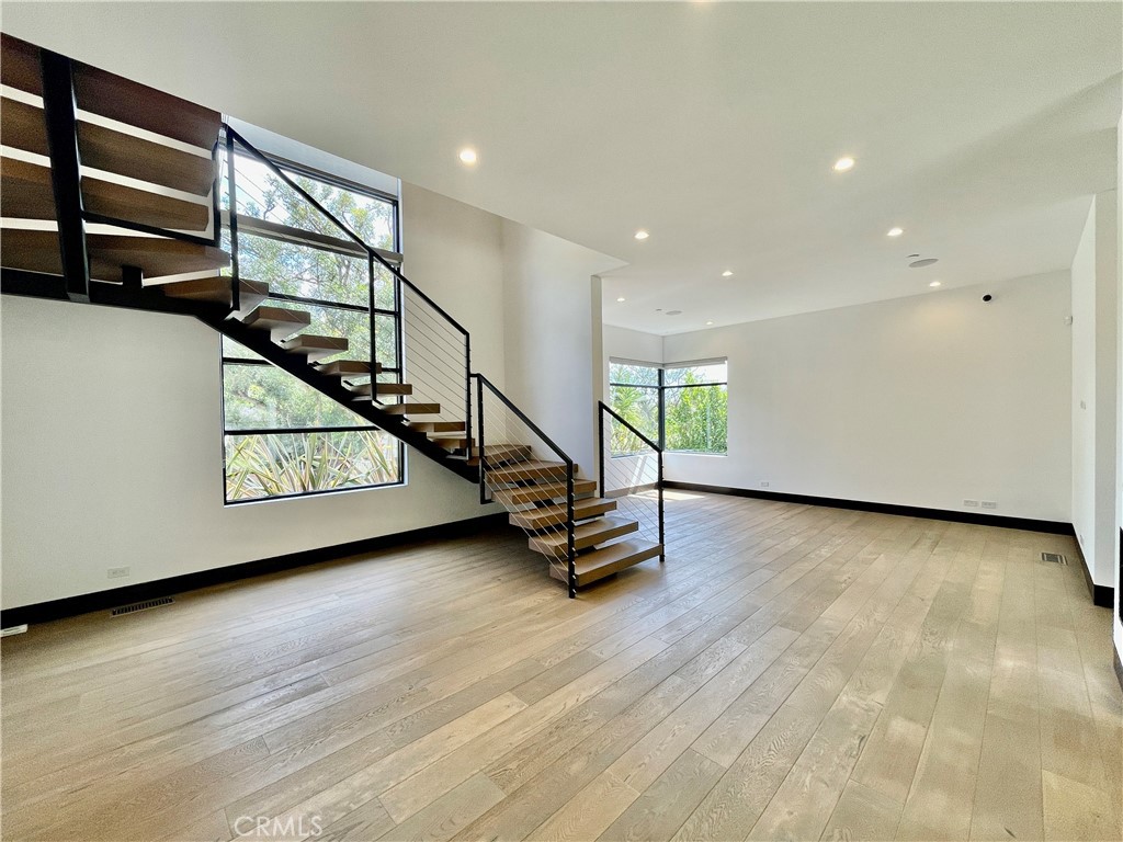 1319 Sunset Plaza Drive