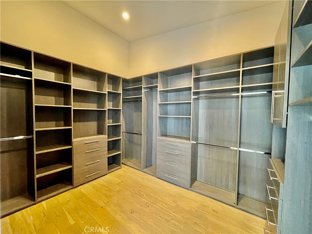 1319 Sunset Plaza Drive