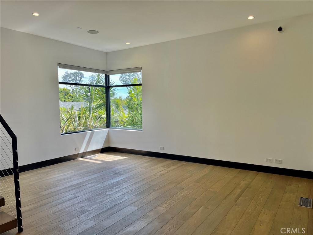 1319 Sunset Plaza Drive