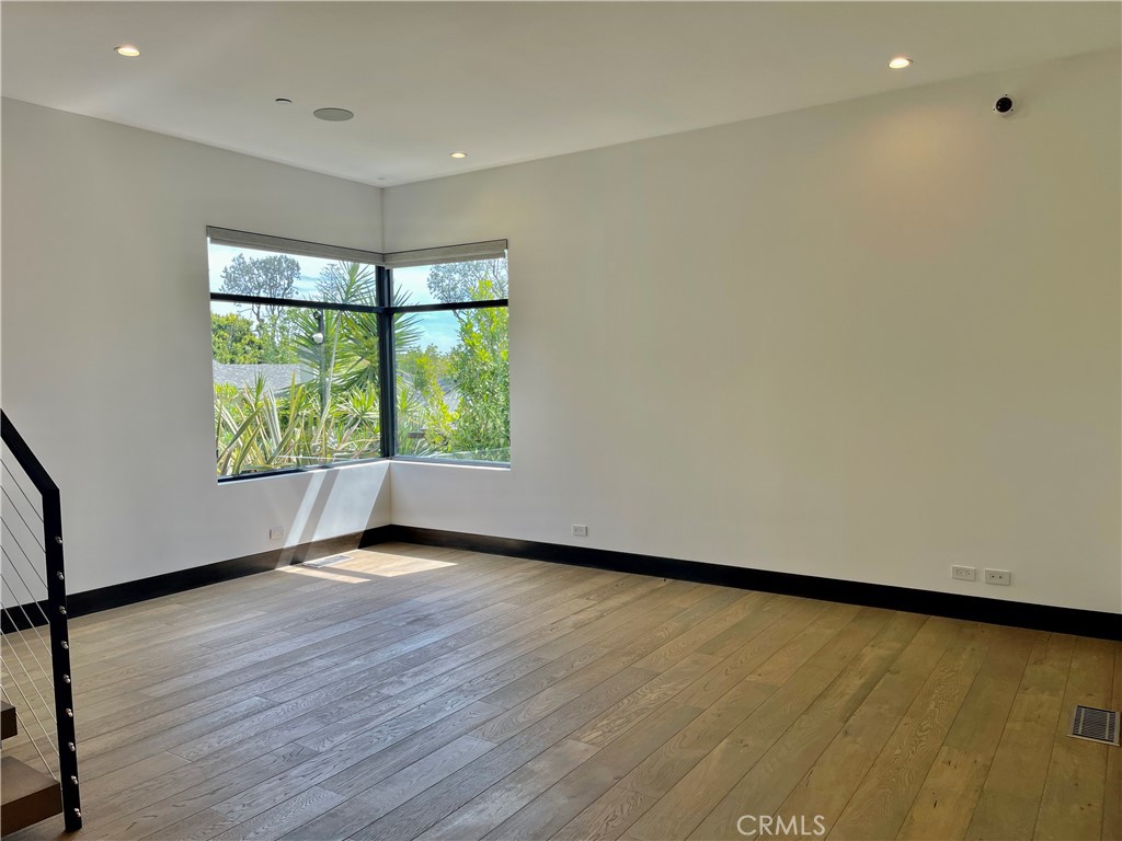 1319 Sunset Plaza Drive