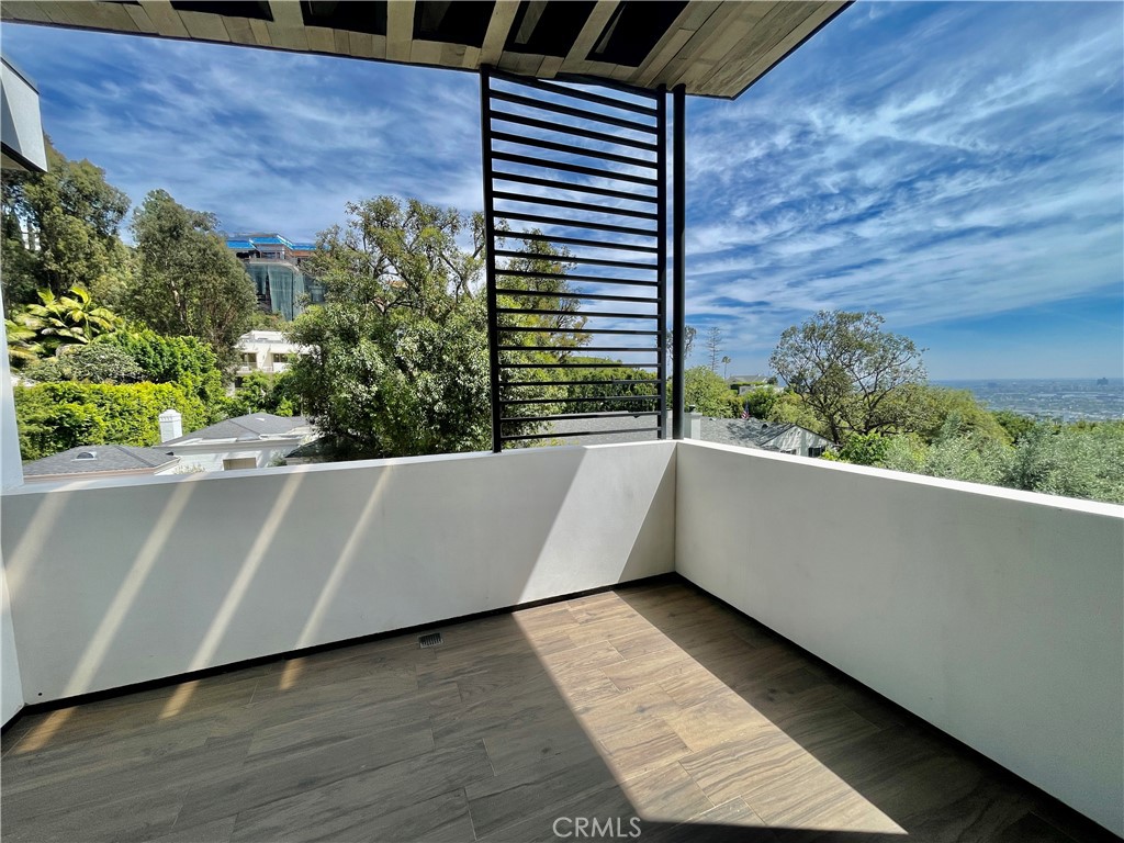 1319 Sunset Plaza Drive